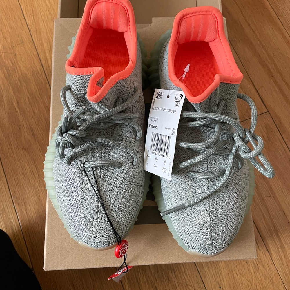 Yeezys V 350 dessert sage size BNIB EU 36